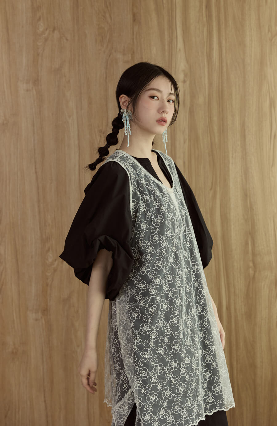 歐根紗疊搭刺繡背心