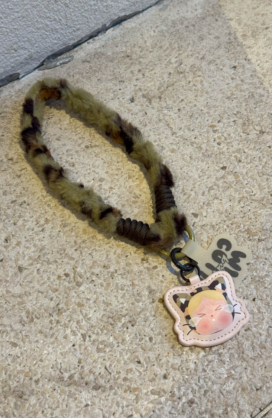 BALI選物 泡泡瑪特crybaby豹豹貓貓手機鍊