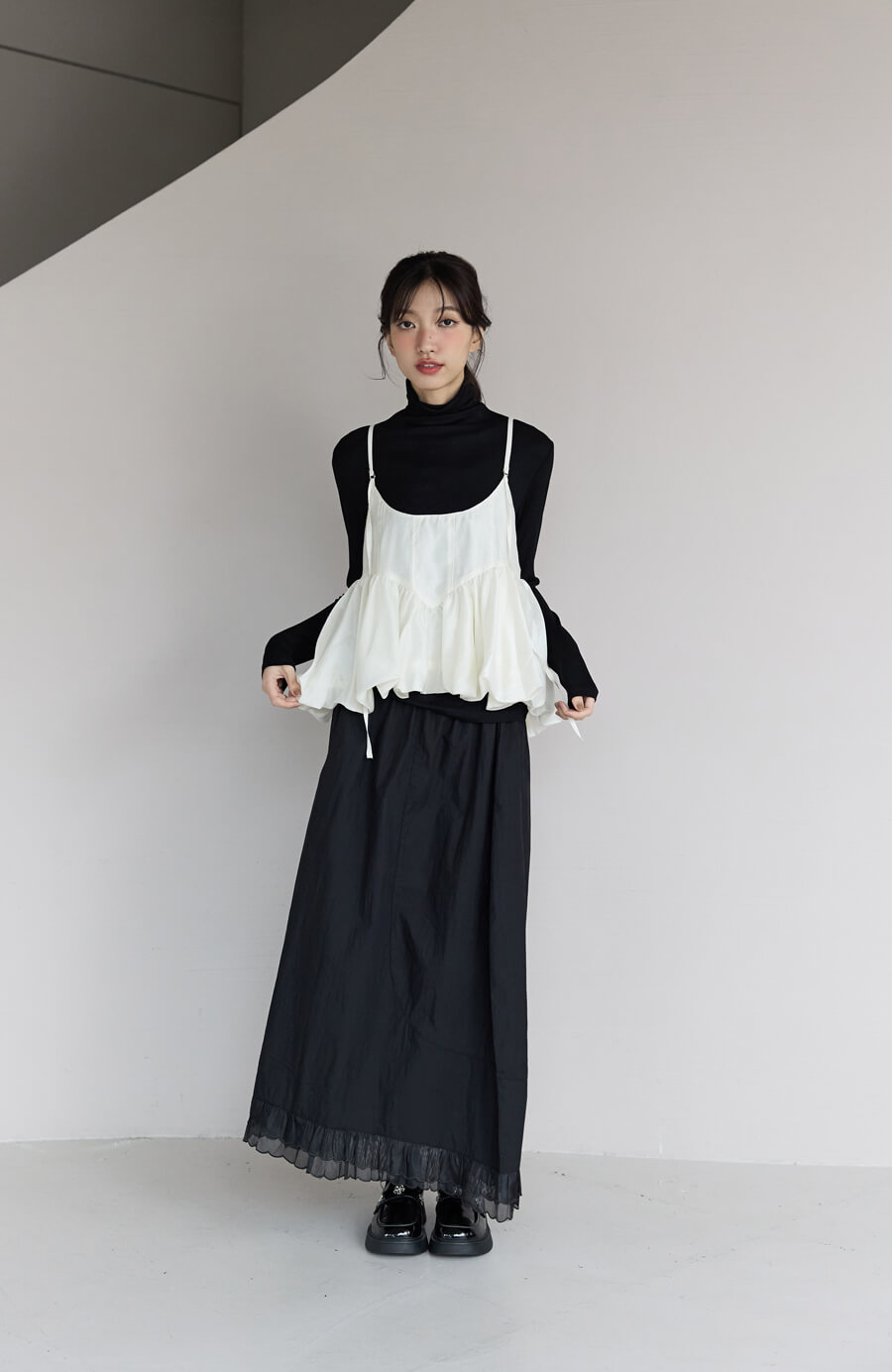 all black 光澤背心+花邊裙包套