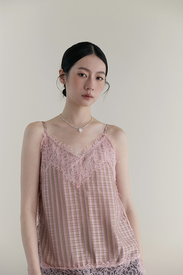 MOSDRESS 復古格紋蕾絲細肩背心 側面穿搭