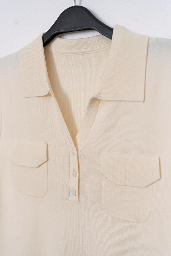 MOSDRESS 雙口袋針織翻領背心 整體版型展示