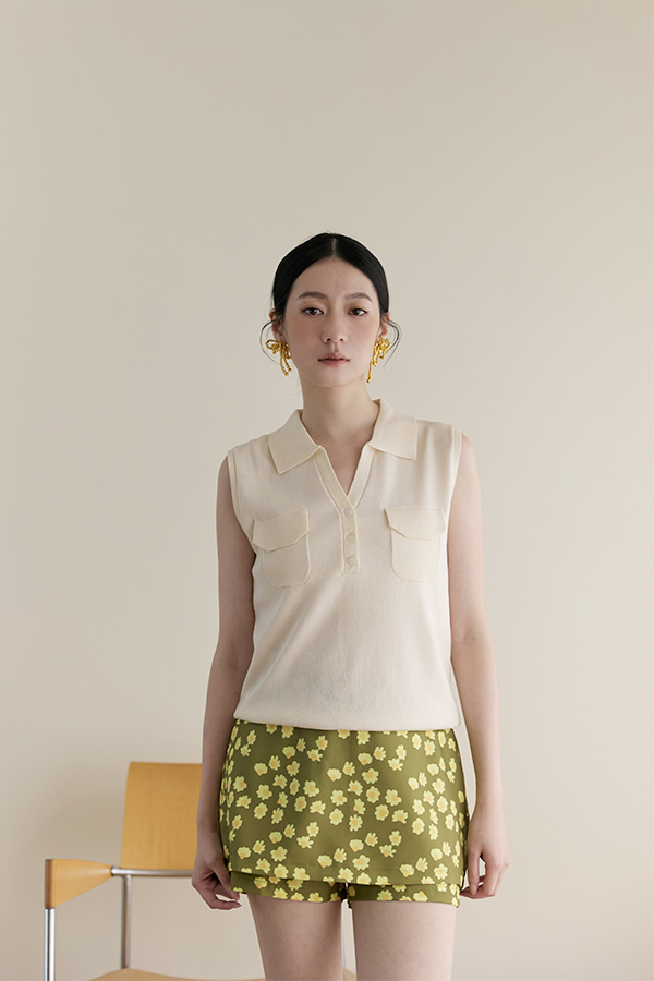 MOSDRESS 雙口袋針織翻領背心 側面穿搭