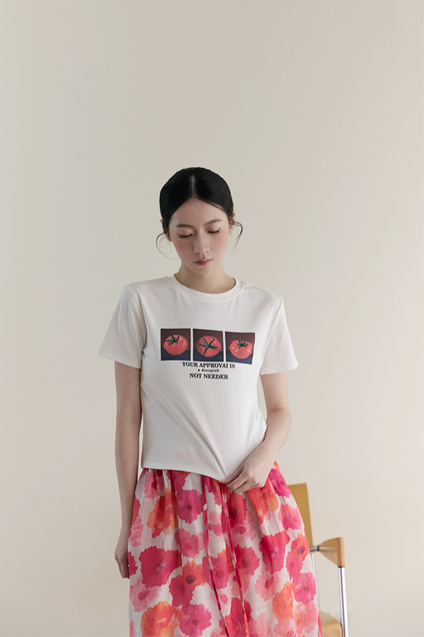 MOSDRESS 拉霸番茄印花短版上衣 側面版型