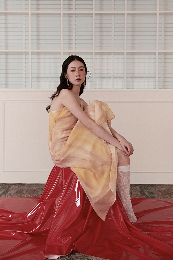 MOSDRESS 暈染雪紡細肩魚尾洋裝 正面穿搭