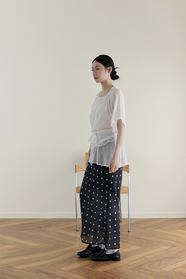 MOSDRESS 復古波點緞面魚尾半身裙 裙襬垂墜感
