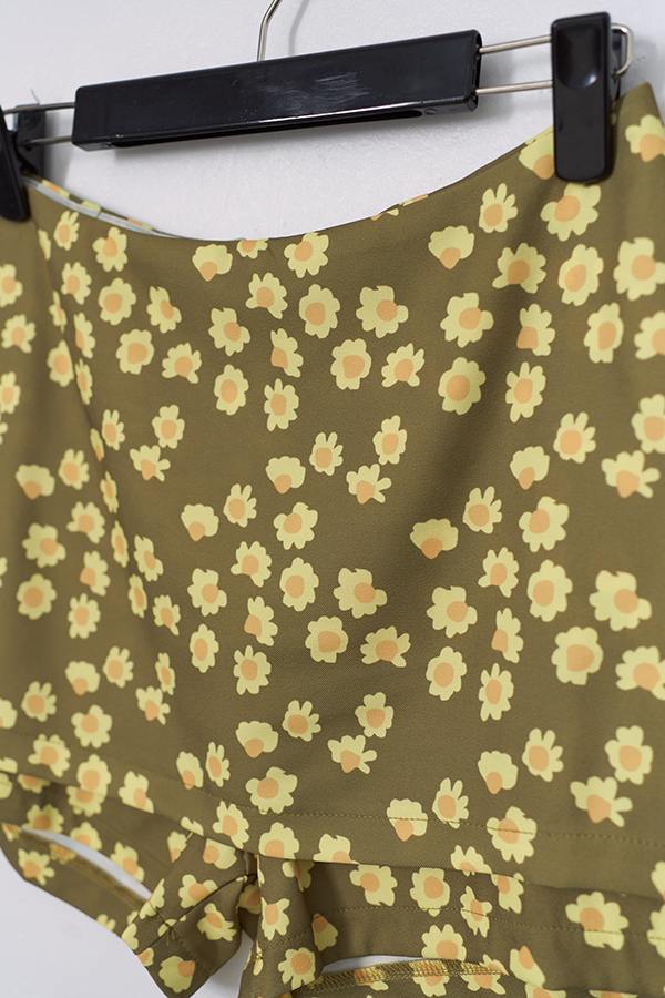 MOSDRESS 夏日感小黃花褲裙 褲裙版型展示