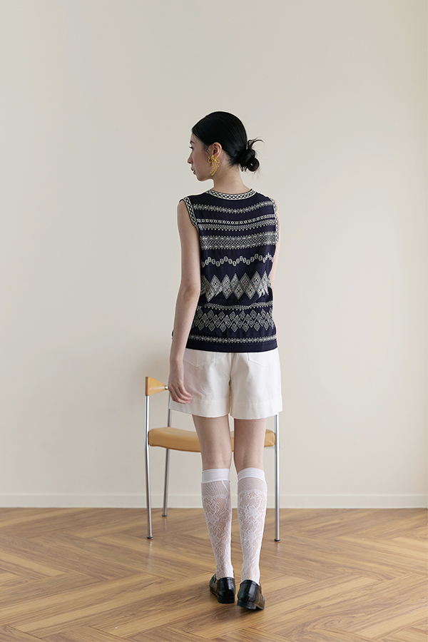 MOSDRESS 鏤空刺繡花朵膝上襪 鏤空編織設計