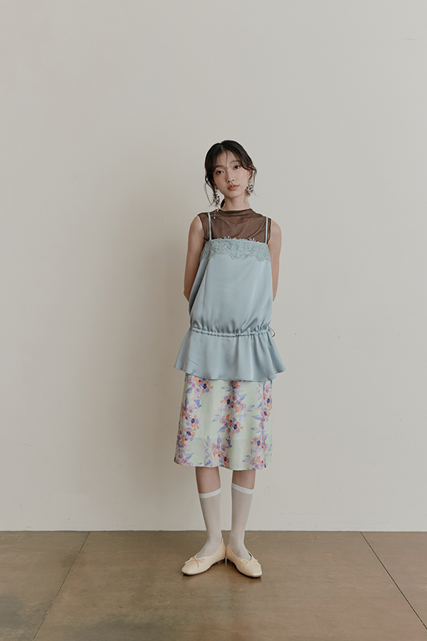 MOSDRESS 蕾絲緞面裙擺細肩背心 湖水綠緞面背心夏日穿搭