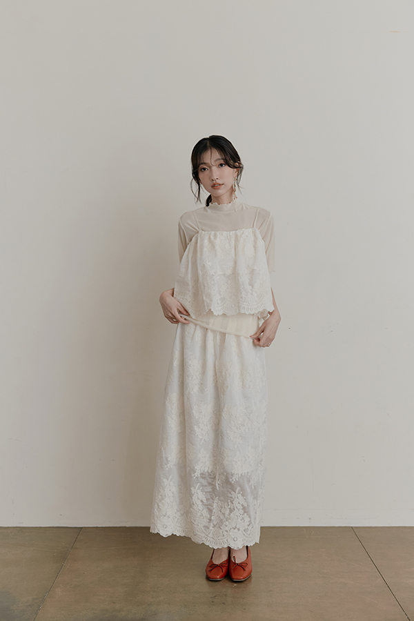 MOSDRESS 木耳邊透膚半高領上衣 透膚上衣日系層次穿搭
