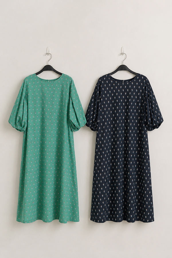 MOSDRESS 滿版碎花澎袖洋裝 滿版碎花印花平拍細節