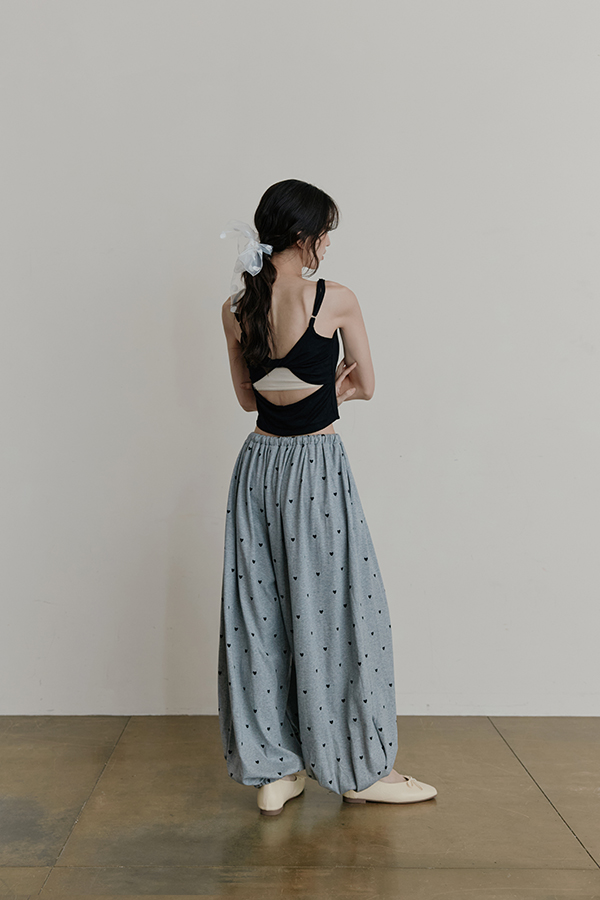 MOSDRESS 扭結美背Bra top愛心燈籠褲套裝 麻灰色燈籠褲日常造型