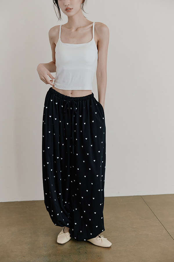MOSDRESS 扭結美背Bra top愛心燈籠褲套裝 黑色美背短版上衣穿搭