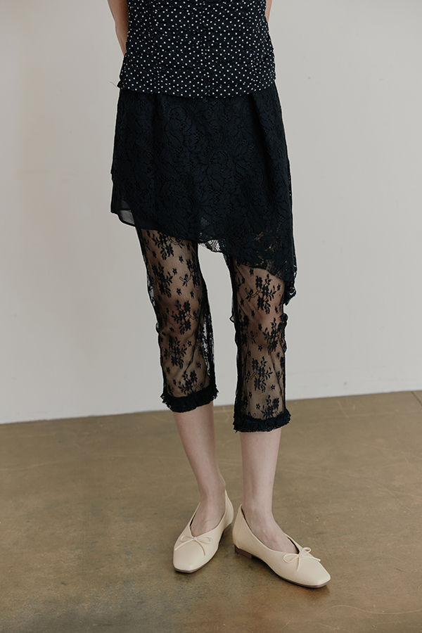 MOSDRESS 滿版蕾絲七分內搭褲 黑色七分內搭褲韓系穿搭