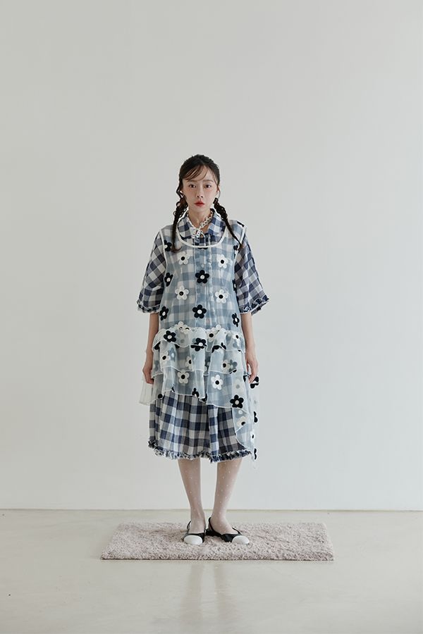 MOSDRESS 荷葉滾邊格紋寬鬆襯衫，大格紋設計模特實穿