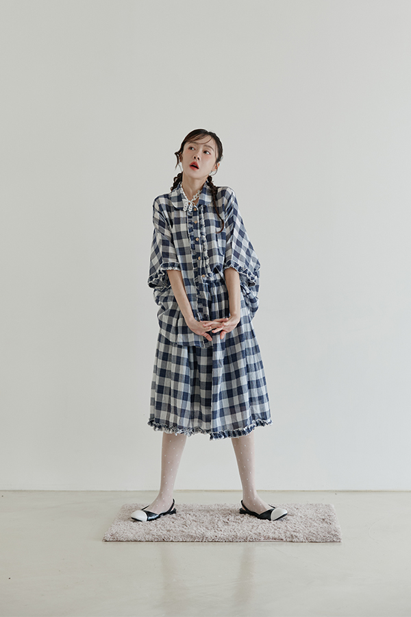 MOSDRESS 荷葉滾邊格紋寬鬆襯衫半裙包套 格紋套裝日系女孩穿搭