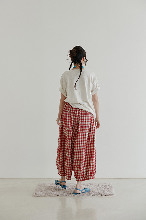 MOSDRESS 貓咪上衣格紋褲包套 米白印花上衣格紋長褲女孩穿搭