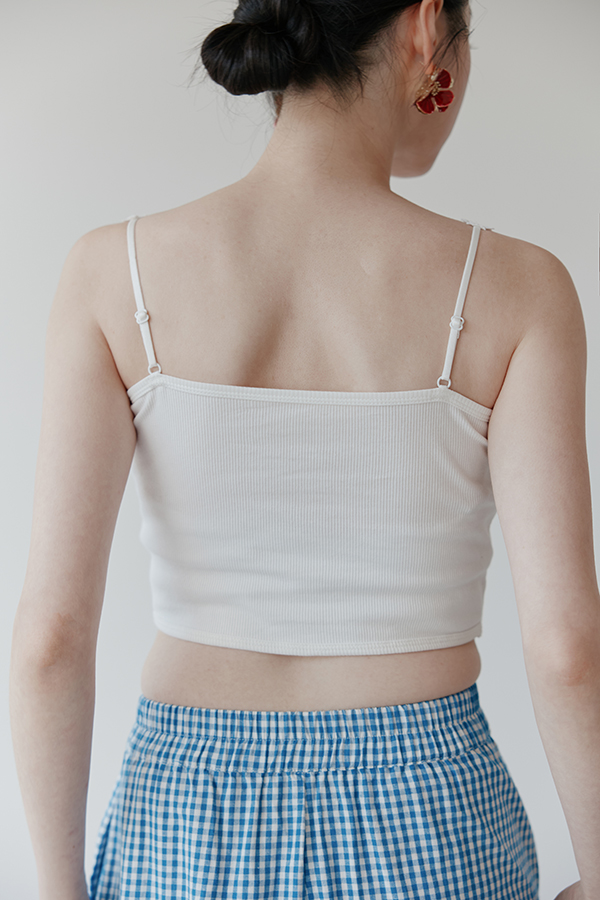 MOSDRESS 小花肩帶平口 Bra Top 背面穿著展示
