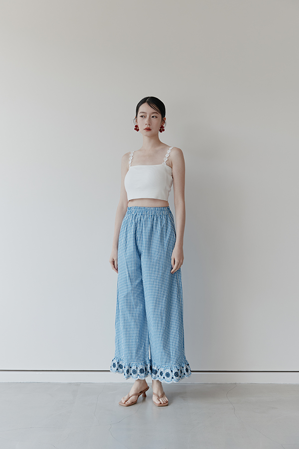 MOSDRESS 小花肩帶平口 Bra Top 日常搭配造型