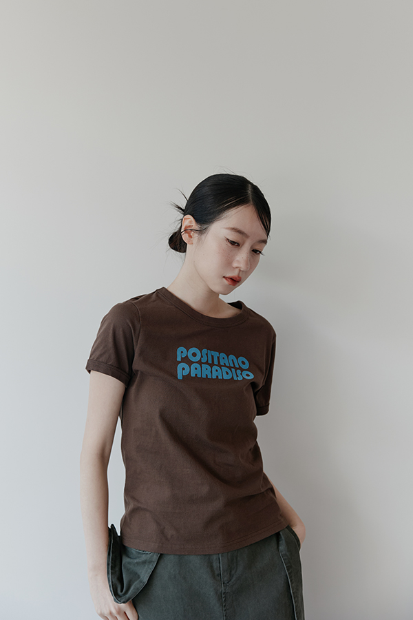 MOSDRESS 字母印花短袖上衣 商品平拍全貌