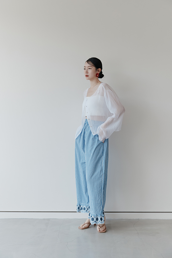 MOSDRESS 排釦輕薄罩衫 版型近拍細節
