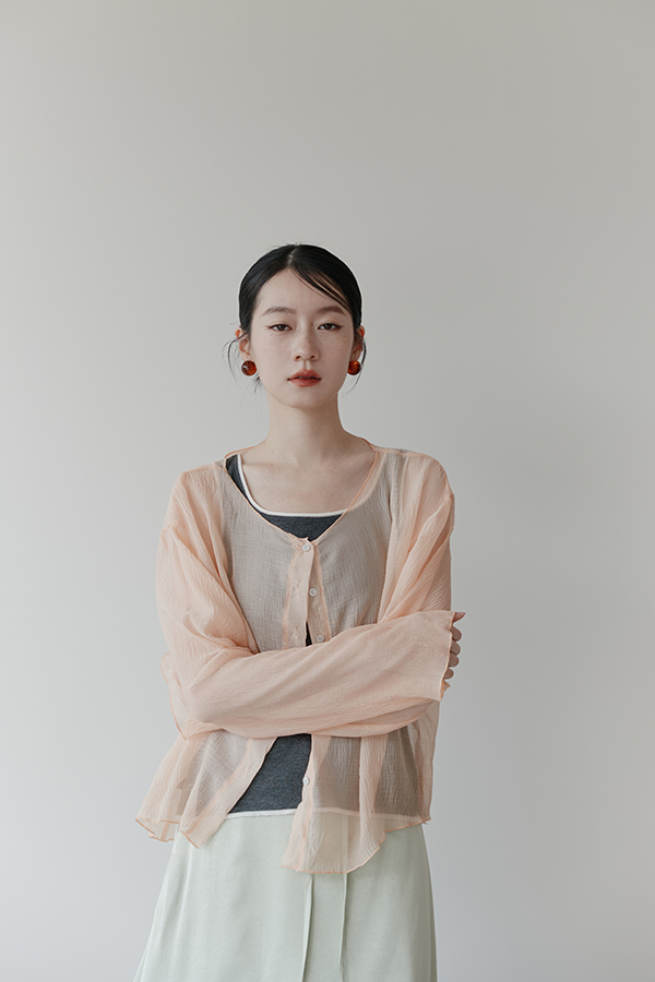 MOSDRESS 排釦輕薄罩衫 日常搭配造型