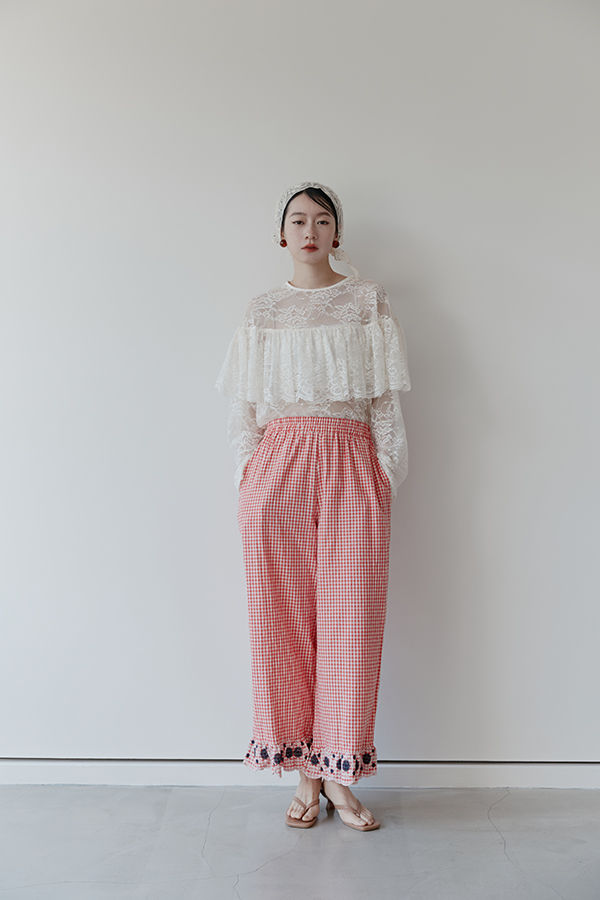 MOSDRESS 披肩感蕾絲上衣 整體實穿造型