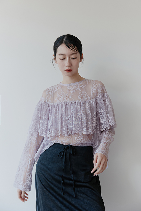 MOSDRESS 披肩感蕾絲上衣 穿著細節展示