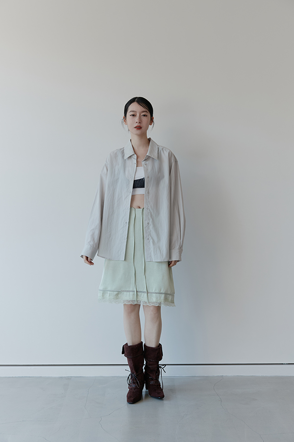MOSDRESS 翻領寬鬆襯衫 整體實穿造型
