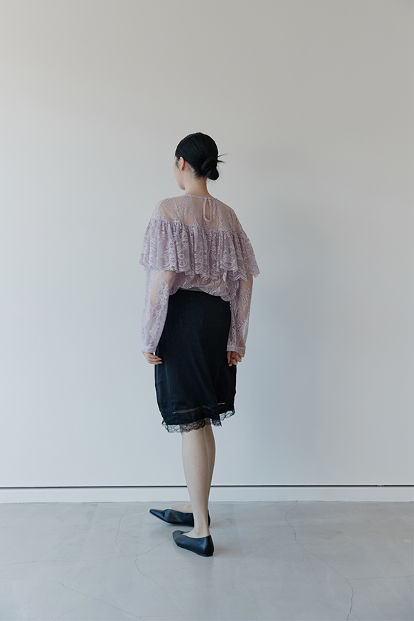 MOSDRESS 蕾絲滾邊緞面半身裙 商品平拍全貌