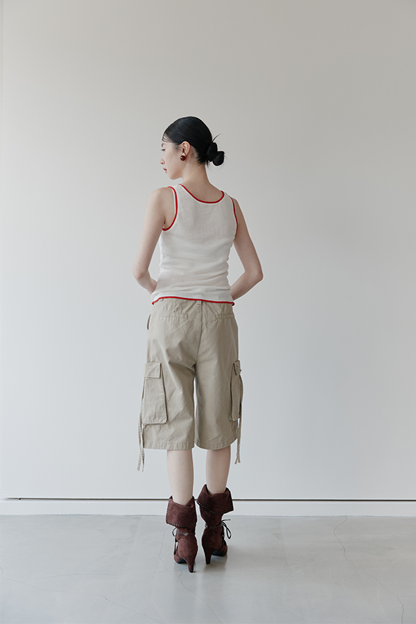 MOSDRESS 率性工裝五分褲 背面穿著展示