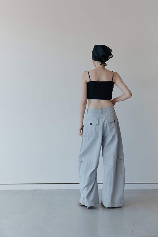 MOSDRESS 大口袋繭型工裝褲 日常搭配造型
