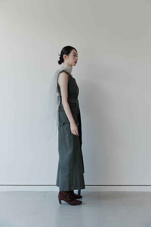 MOSDRESS 銀絲透膚長披巾 側身穿著輪廓