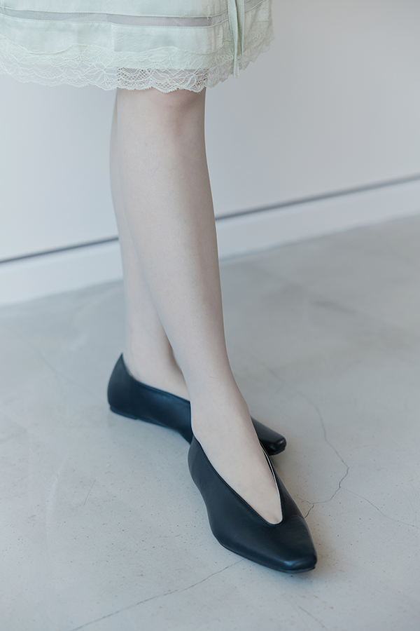 MOSDRESS 純色透膚絲襪 鞋款與透膚絲襪近拍