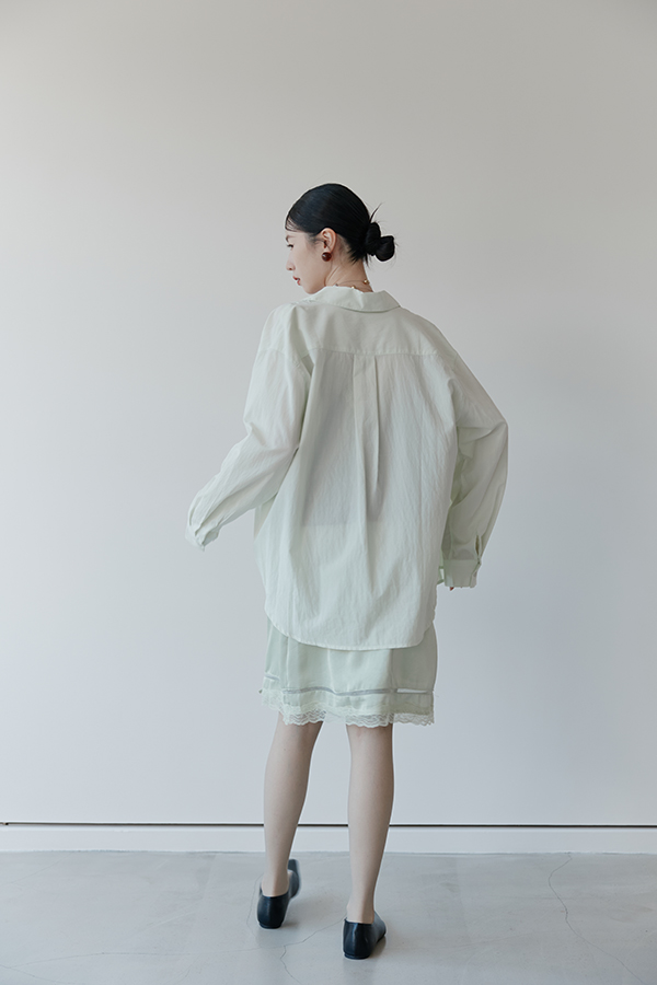 MOSDRESS 純色透膚絲襪 背面搭配展示