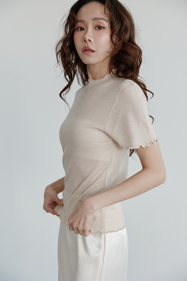 MOSDRESS 波浪邊短袖針織上衣 側身穿著輪廓