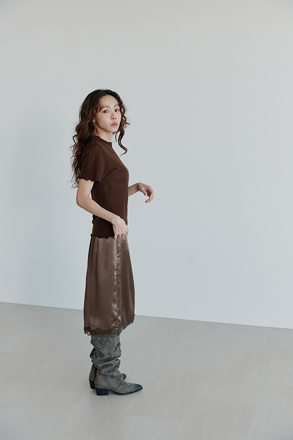 MOSDRESS 波浪邊短袖針織上衣 穿著細節近拍