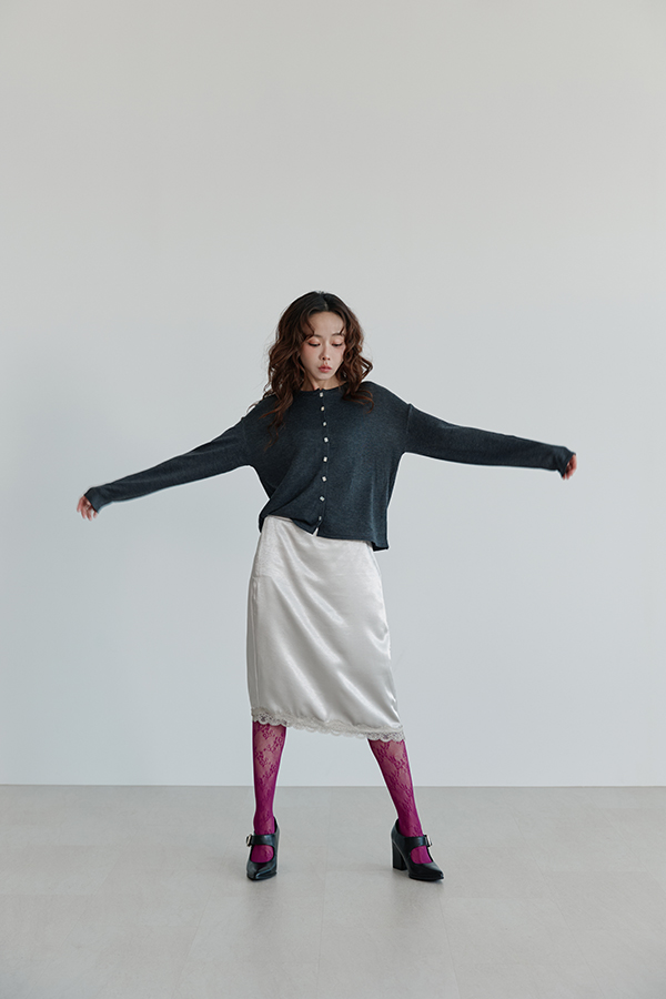 MOSDRESS 方釦針織上衣兩件組 背面穿著展示
