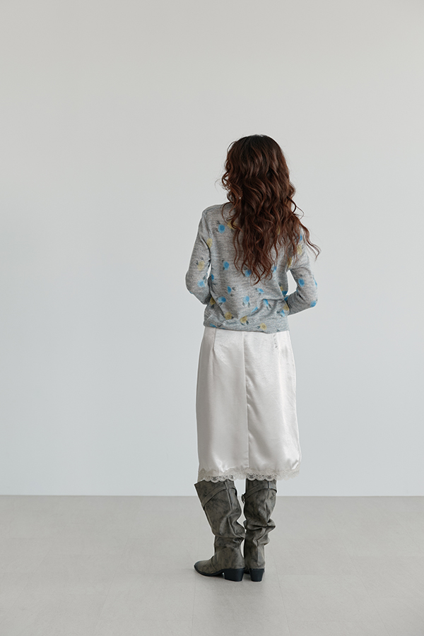 MOSDRESS 水彩花朵針織上衣 背面穿著展示