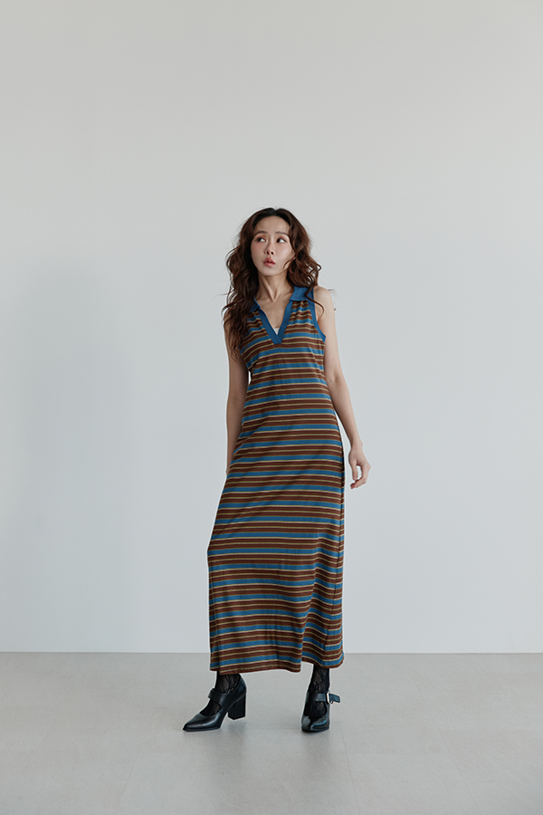 MOSDRESS 翻領條紋無袖長洋裝 穿著細節近拍