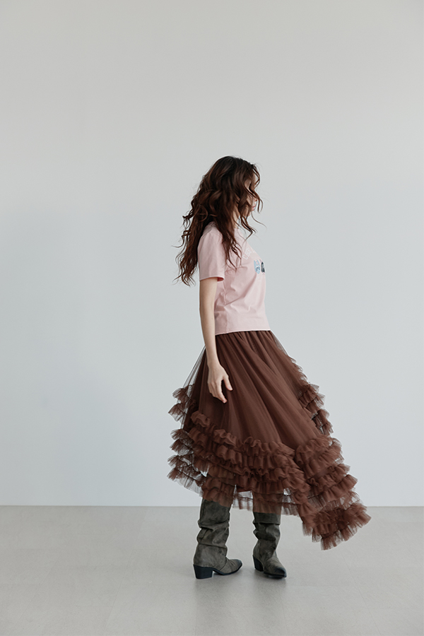 MOSDRESS 不規則荷葉網紗半身裙 商品穿搭展示