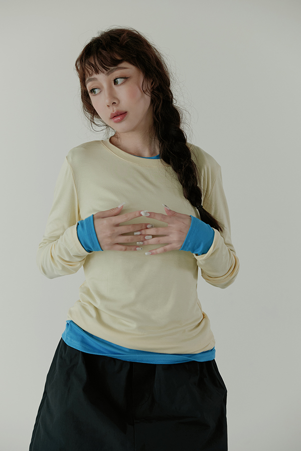 MOSDRESS 素色圓領長袖上衣 淺黃色圓領近拍