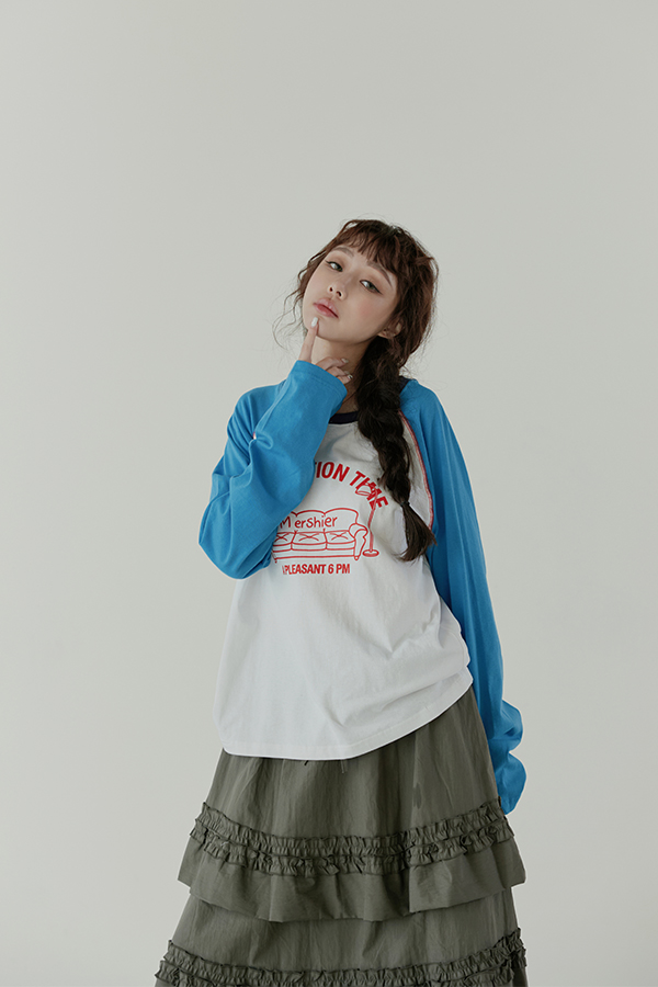 MOSDRESS 美式撞色長袖上衣 白色上衣半身造型