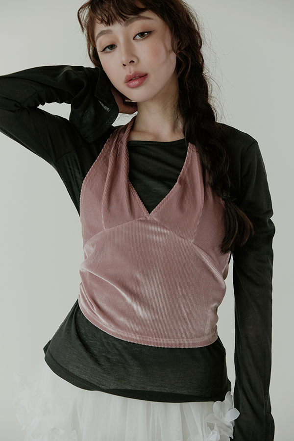 MOSDRESS 真兩件絨布長袖上衣 粉紅背心與長裙搭配