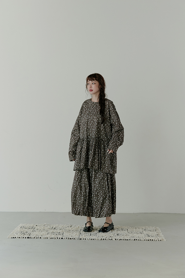 MOSDRESS 復古圓領碎花上衣+花苞裙套裝 咖啡碎花套裝全身穿搭