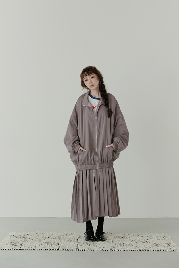 MOSDRESS 假兩件百褶拼接長版外套 灰紫長版外套整體造型