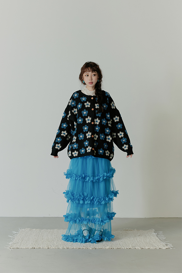 MOSDRESS 藍色煙火串珠耳針 藍色耳針與花朵針織搭配