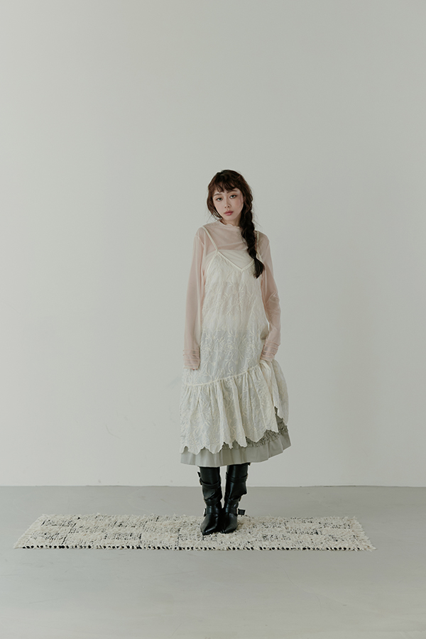 MOSDRESS 刺繡蕾絲細肩洋裝+裙3件包套 米杏透膚上衣、刺繡蕾絲細肩洋裝與淺灰蛋糕半身裙三件組 商品圖片1