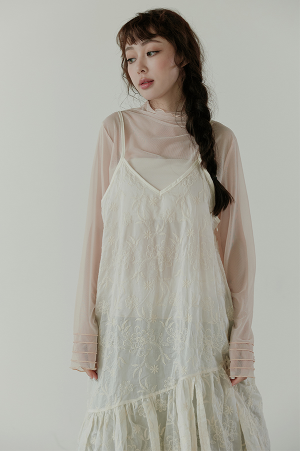 MOSDRESS 刺繡蕾絲細肩洋裝+裙3件包套 米杏透膚上衣、刺繡蕾絲細肩洋裝與淺灰蛋糕半身裙三件組 商品圖片2