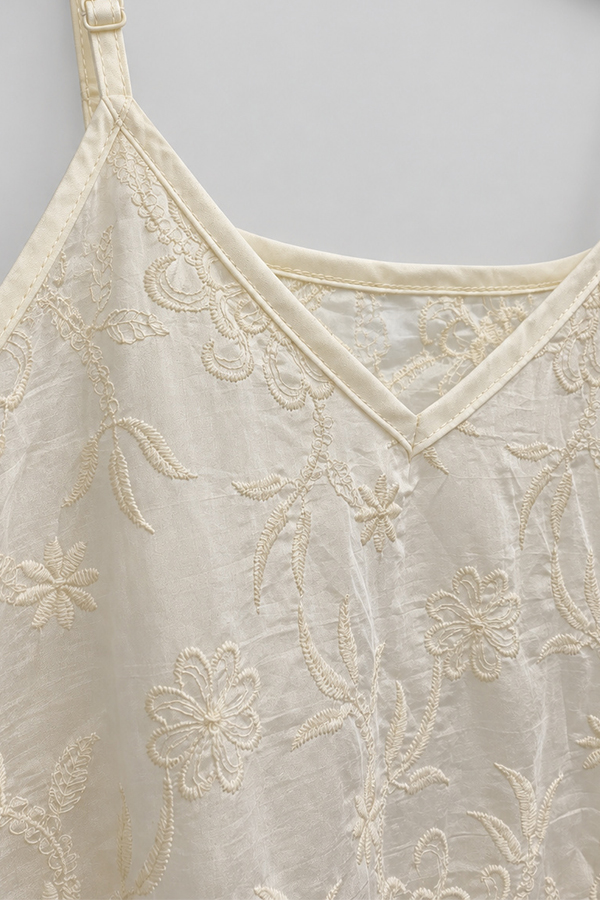 MOSDRESS 刺繡蕾絲細肩洋裝+裙3件包套 米杏透膚上衣、刺繡蕾絲細肩洋裝與淺灰蛋糕半身裙三件組 商品圖片8