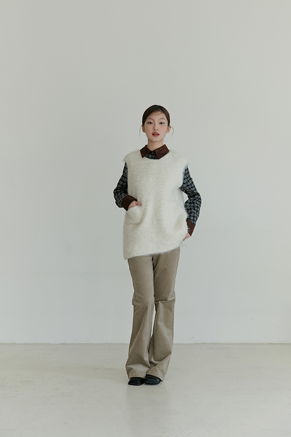MOSDRESS 毛絨長版背心 米白色 長版毛絨背心搭配長褲